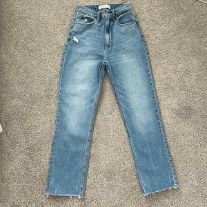 Curve Love Ulta High Rise Ankle Straight Jeans in Ligh Medium Wash A&F